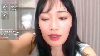 yuu-chan_ nude stripg before cam for live sex video chat