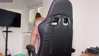 Caliiie-of nude stripg before cam for live sex video chat