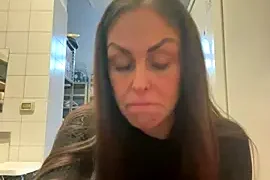 ainaht nude stripg before cam for live sex video chat