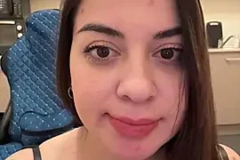 Lovynna nude stripg before cam for live sex video chat