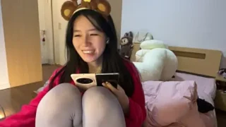 aceekie-nana nude stripg before cam for live sex video chat