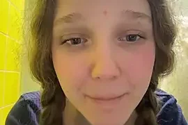 outside_rosy nude stripg before cam for live sex video chat