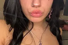 saphsins nude stripg before cam for live sex video chat