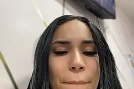Naatalia nude stripg before cam for live sex video chat